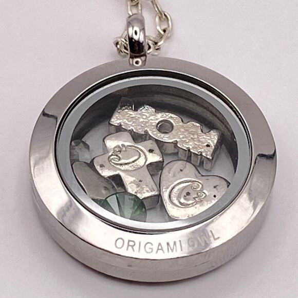 NWOT ORIGAMI OWL Locket Necklace Charms Mom Nana Family Cross Crystals $130 msrp - Picture 5 of 6